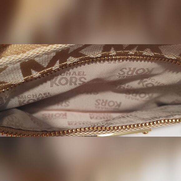 Michael Kors MK Jet Set Signature Logo Large Wristlet / Wallet - Picture 6 of 6